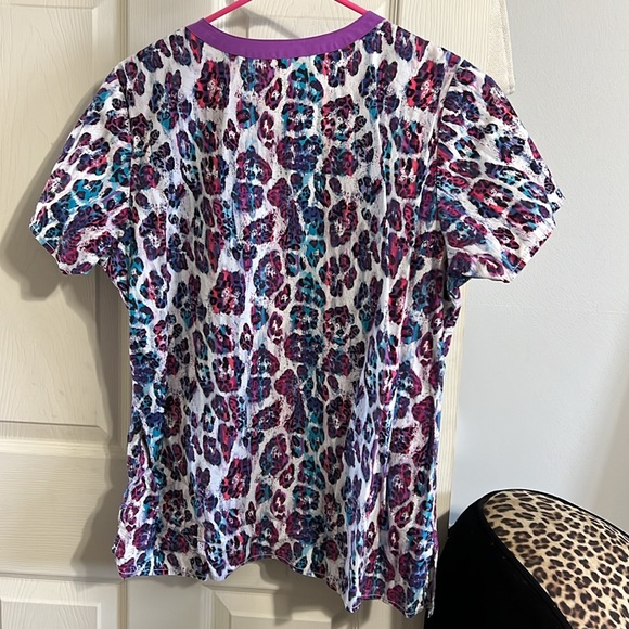 Wonderwink scrub top - Picture 3 of 3